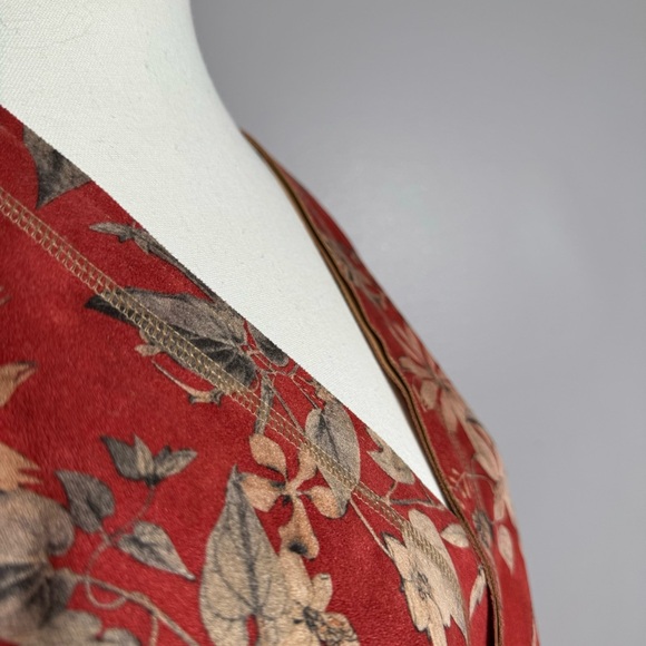 Solitaire/Anthologie red floral faux suede open front kimono/ cardigan size m - Picture 4 of 9